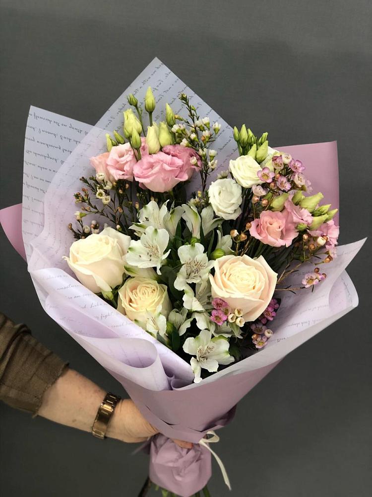 Букет цветов из: Альстромерии, Розы и Лизиантусы в Спасском Ставропольской области