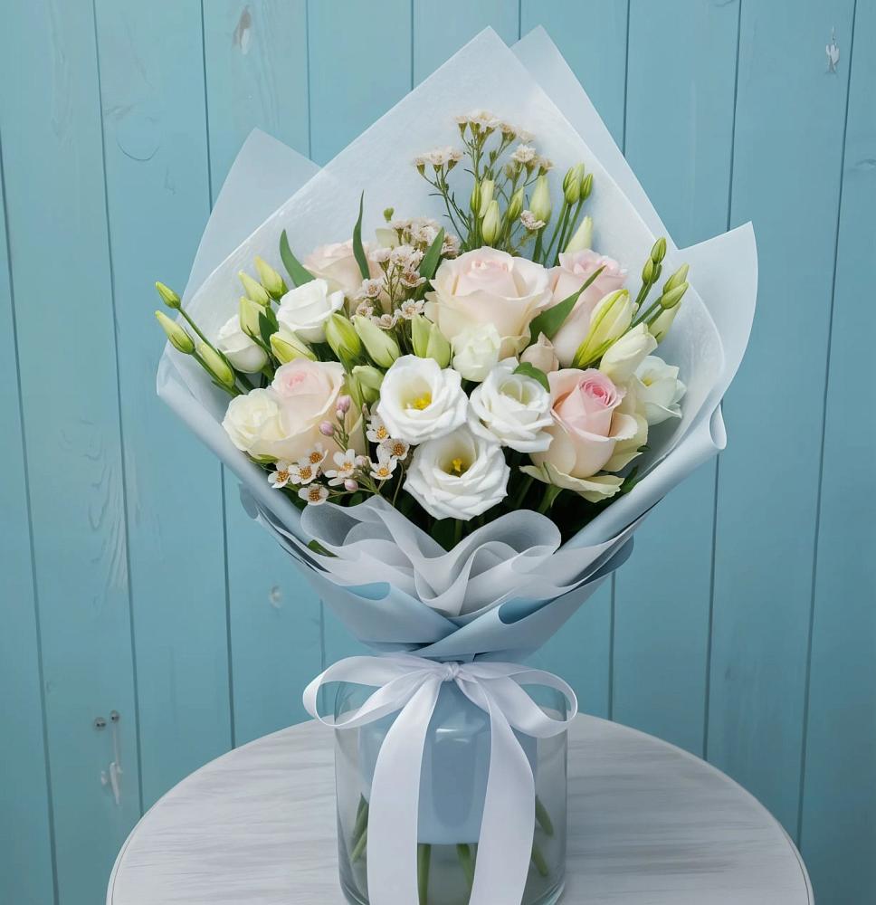 Букет цветов из: Розы и Лизиантусы в Спасском Ставропольской области