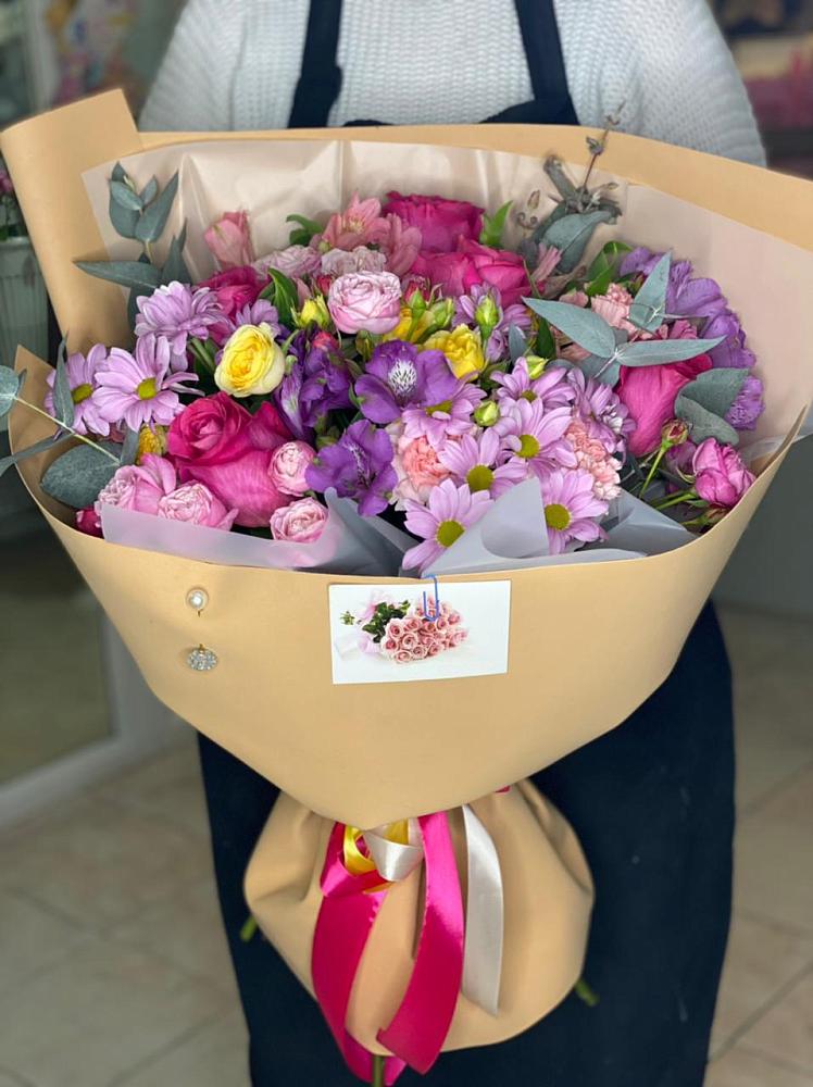 Букет цветов из: Хризантемы, Гвоздики и Альстромерии в Спасском Ставропольской области