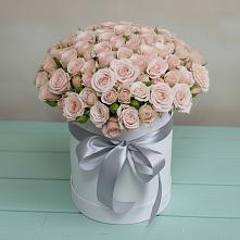 Цветочная композиция из Розы в шляпной коробке в Спасском Ставропольской области