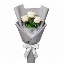 Букет 3 белые розы в Спасском Ставропольской области