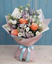 Букет цветов из:  Лизиантусы, Розы, Альстромерии и Гипсофила в Спасском Ставропольской области