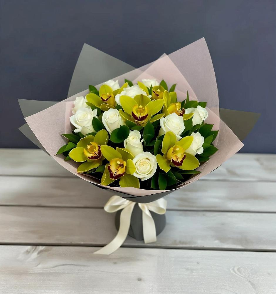 Букет цветов из: Орхидеи и Розы в Спасском Ставропольской области