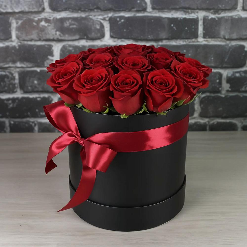 Цветочная композиция из Розы в шляпной коробке в Спасском Ставропольской области