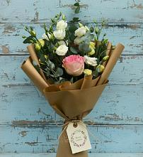 Букет цветов из:  Розы и Лизиантусы в Спасском Ставропольской области