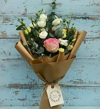 Букет цветов из:  Розы и Лизиантусы в Спасском Ставропольской области
