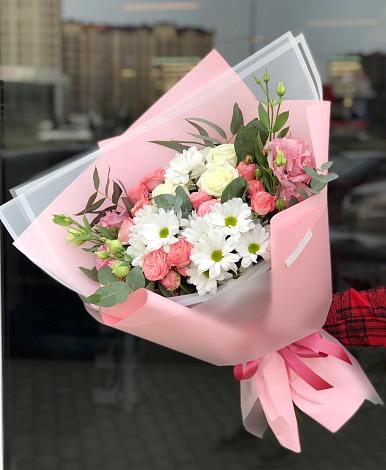 Букет цветов из: Розы, Лизиантусы и Хризантемы в Спасском Ставропольской области