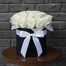 Цветочная композиция из Розы в шляпной коробке в Спасском Ставропольской области